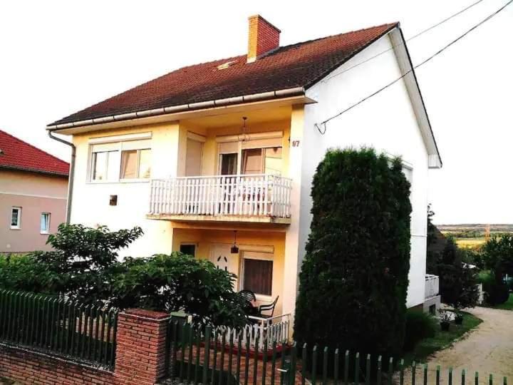 Legkondicionalt, Erkelyes Szoba, Privat Fuerdovel A Balatonon Kőröshegy 외부 사진